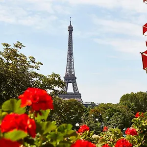 Plaza Athénée - Dorchester Collection Hotel
