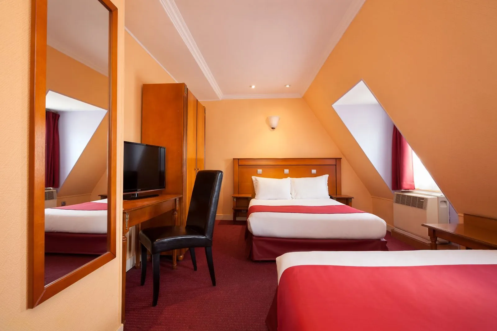 Grand Hotel Amelot Paris